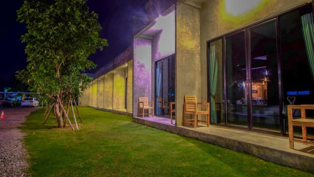 Alinda Resort ペッチャブリー エクステリア 写真